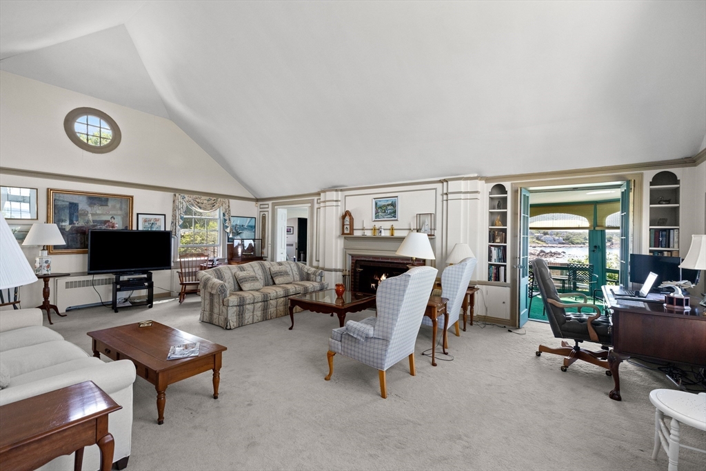 37 Marmion Way, Rockport