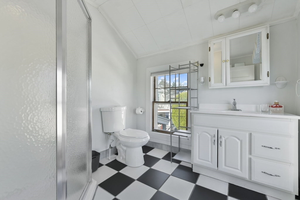 23 Tafts Ave, Winthrop