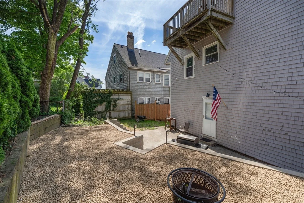 62 Park Ave, Winthrop