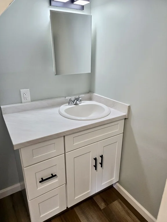 93 Cliff St, Southbridge