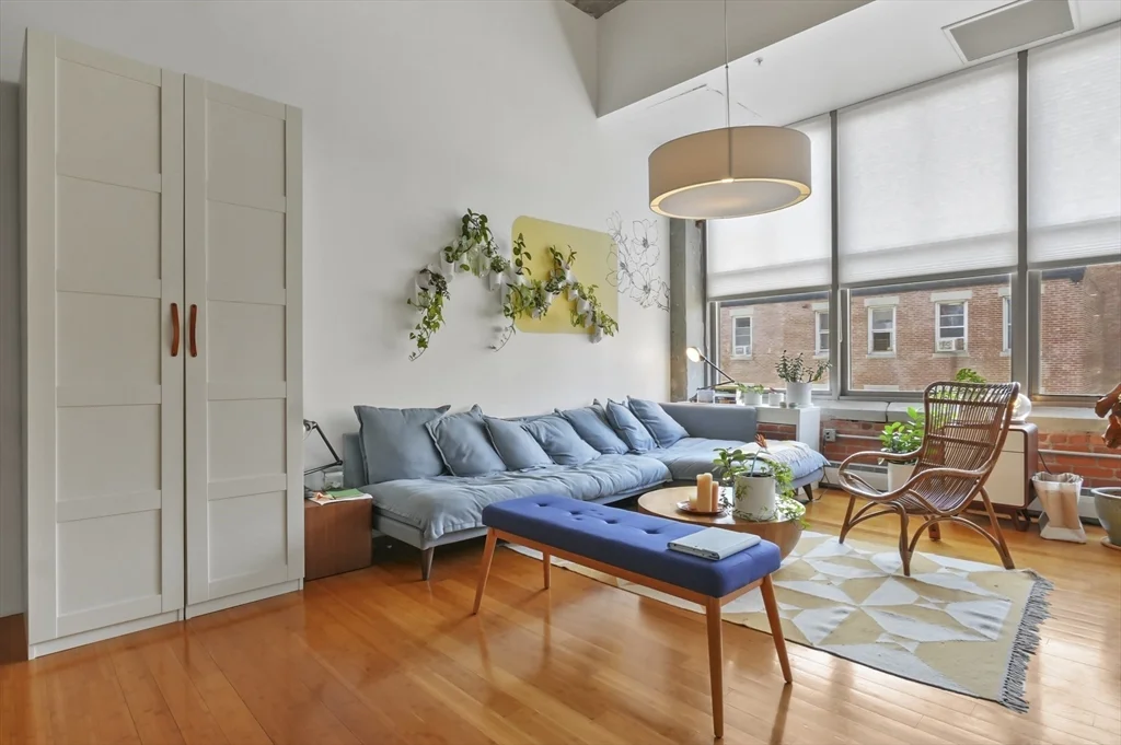 156 Porter St, East Boston