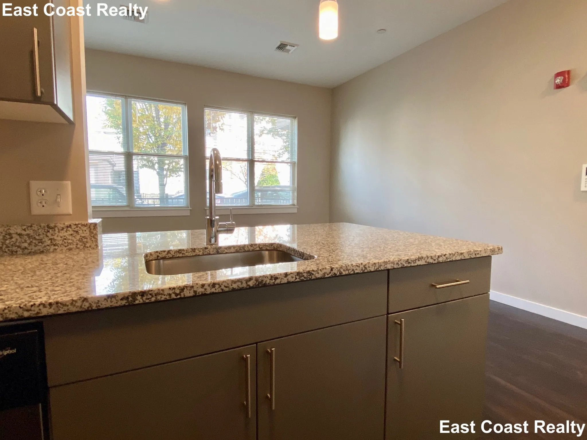 625 Mcgrath Highway, East Somerville