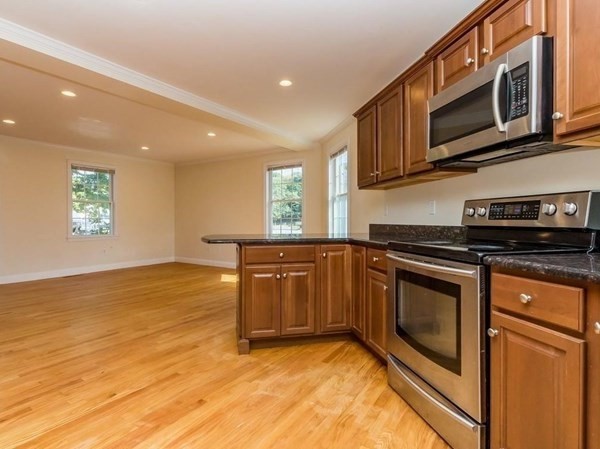 37 Hiawatha Ave, Waltham