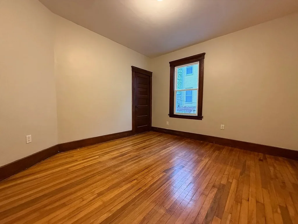 38 Ames St, Worcester