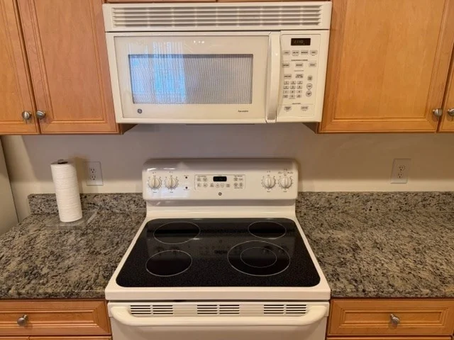 1214 Emerald Ct, Tewksbury