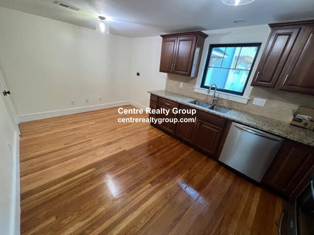 769 Watertown St, Nonantum