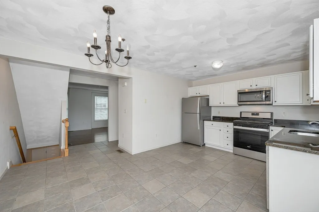 42 Rogers St, Tewksbury