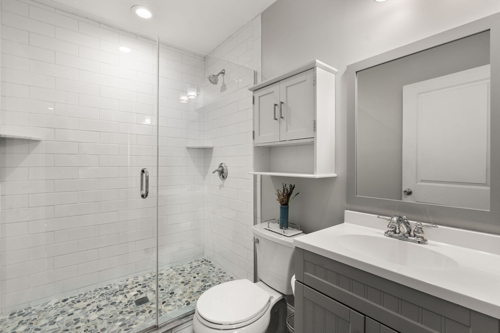 417 E 7th St, South Boston