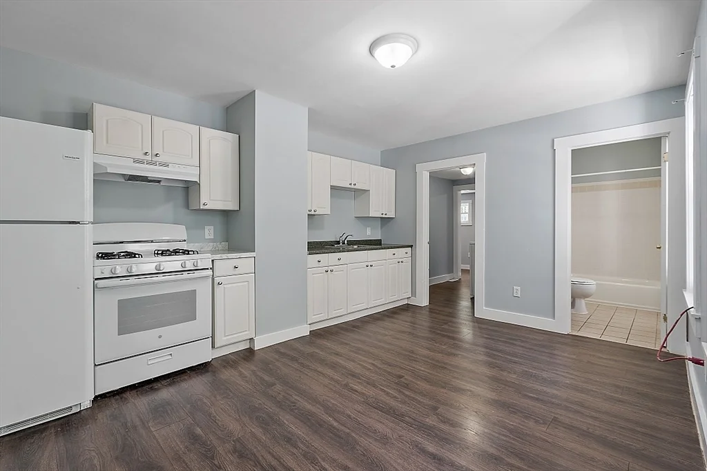 31 Mill St, Pepperell