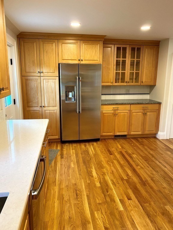 6 Surrey Rd, Newtonville