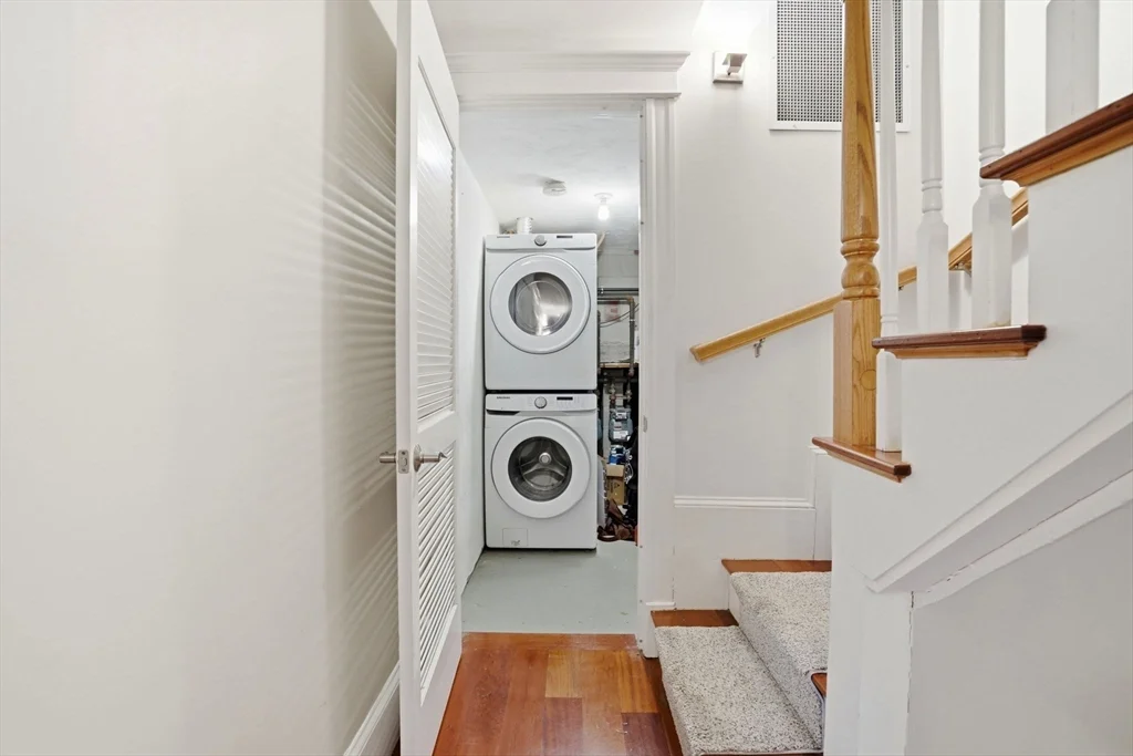 17 Gates, South Boston