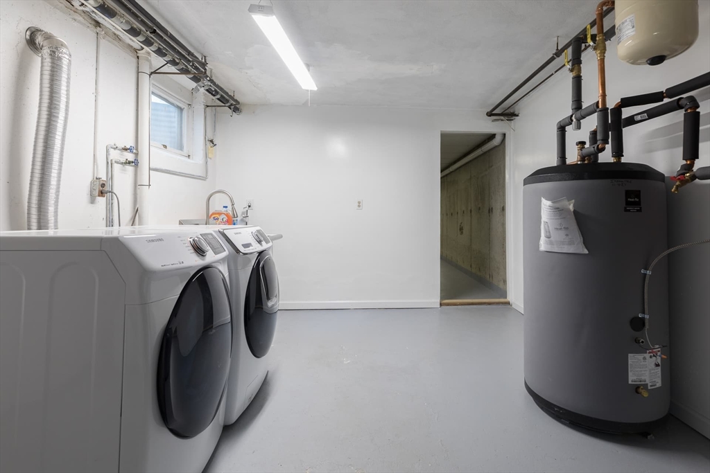 22 Bradford Rd, Weston