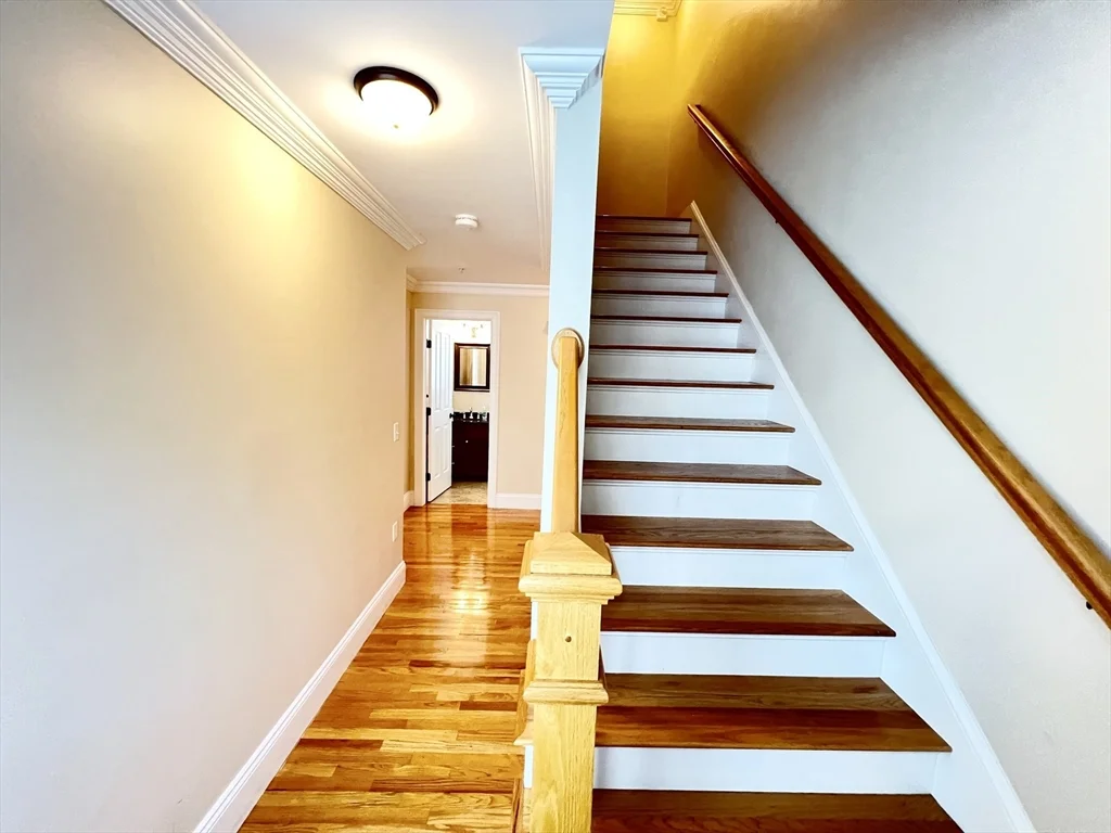 75 Brackett St, Quincy