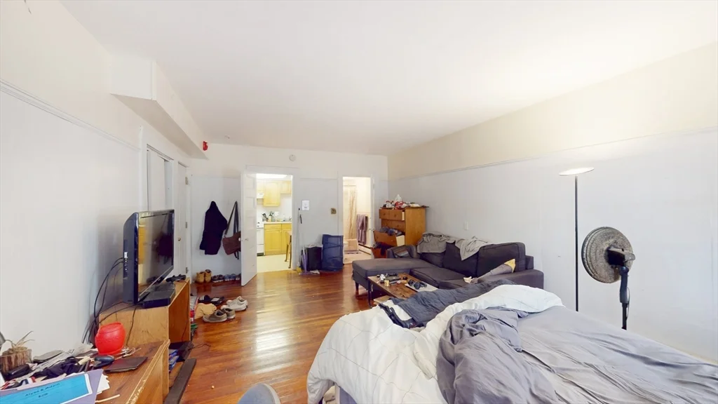 1069 Beacon St, Coolidge Corner