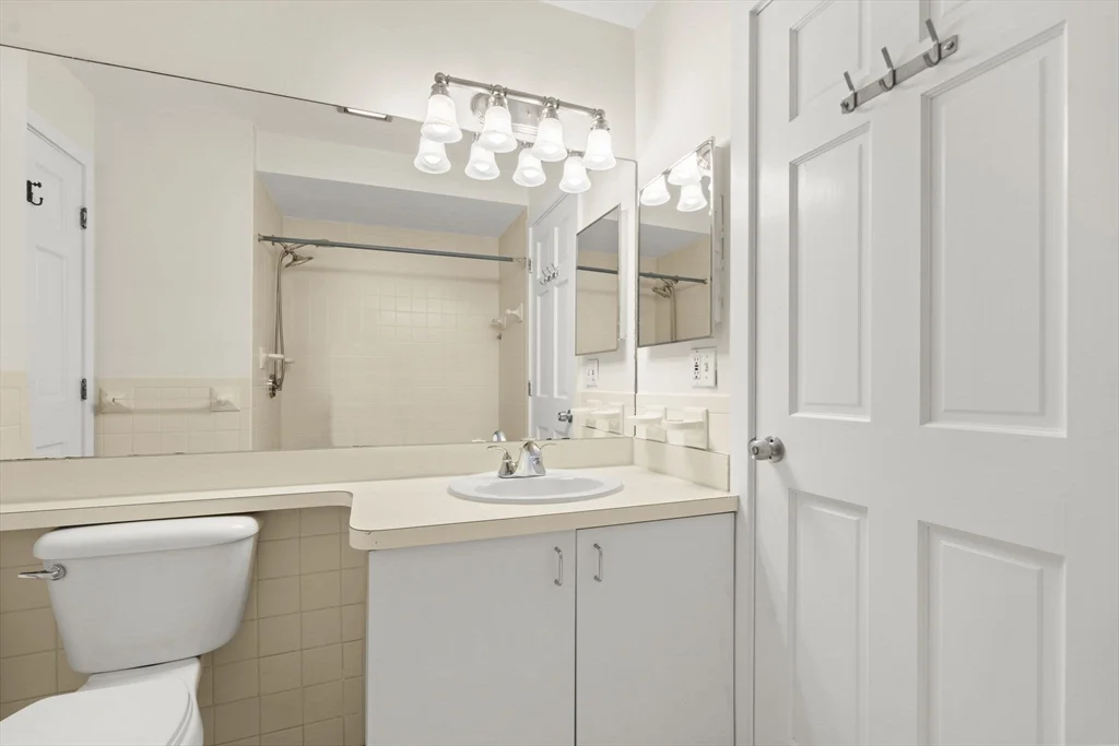 18 East Springfield St, Harrison Lenox