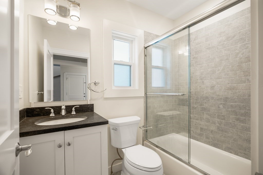 34 Henry St, Everett