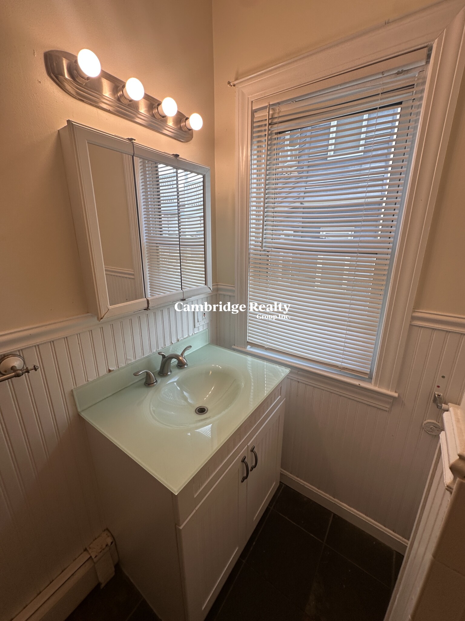 3 bed, 1 bath apartment for rent at 66 Kenmere Rd Unit 2, Medford — photo 14 of 19