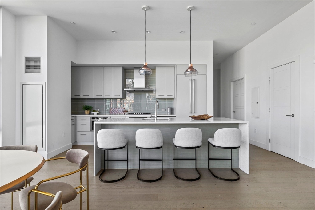 40 Traveler, South End