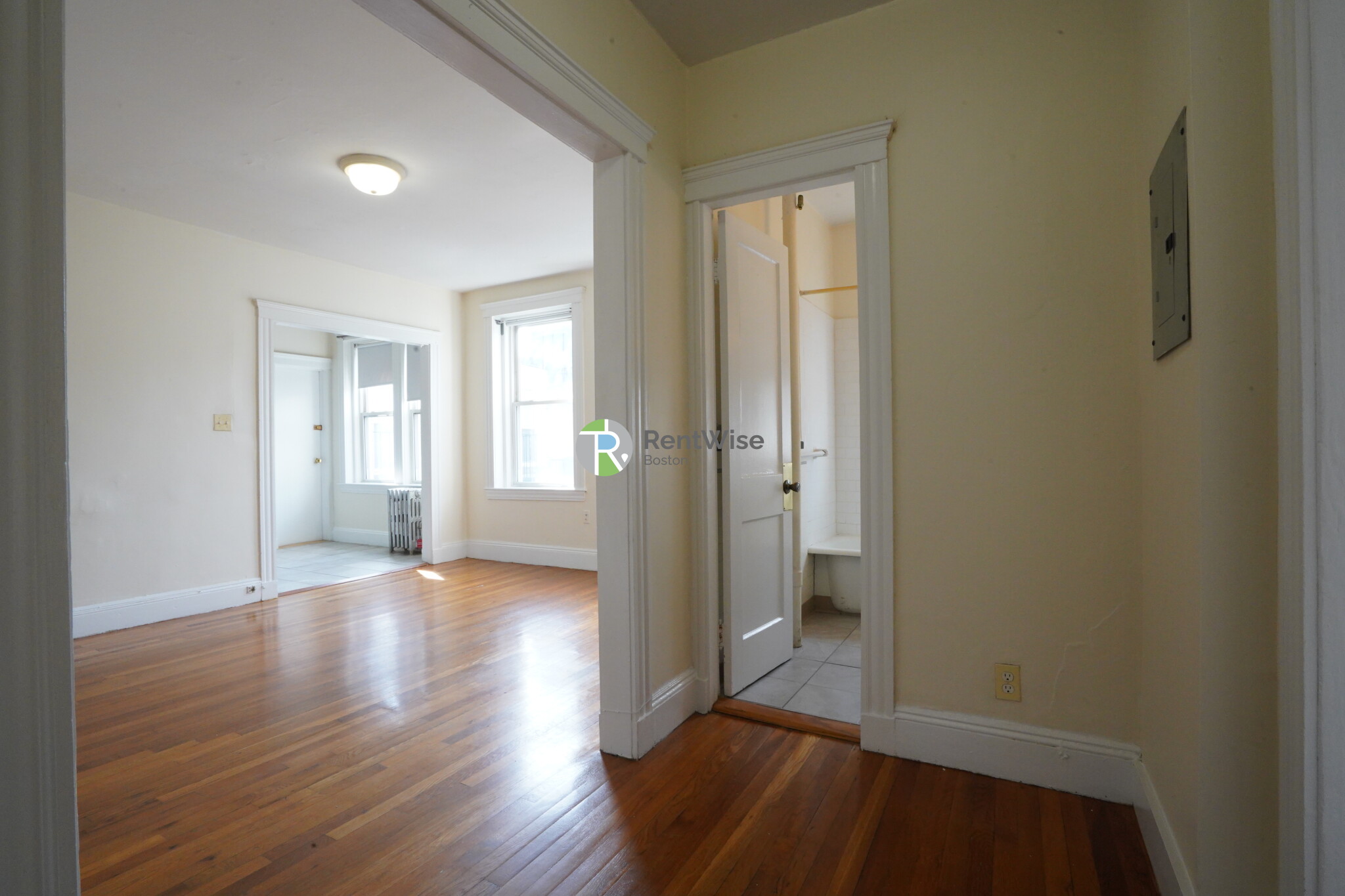 131 Washington St, Brighton