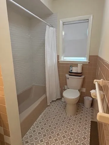 664 Washington St, Oak Square