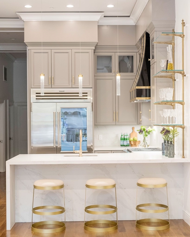 288 Commonwealth Ave, Back Bay