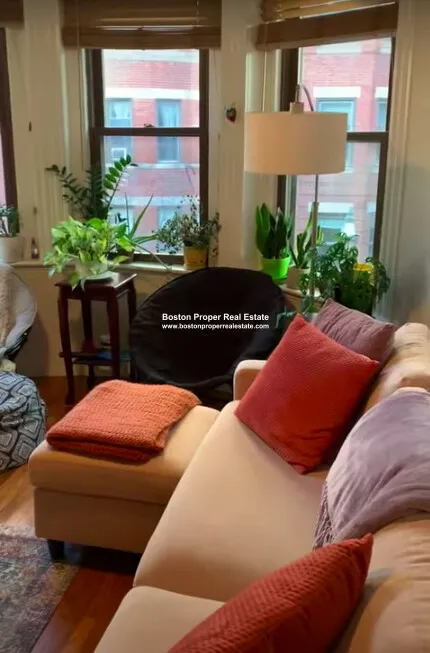 49 Saint Germain St, Back Bay