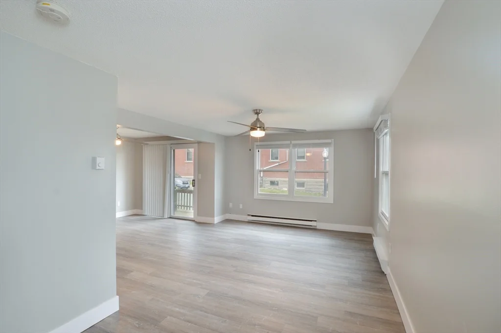 1049 Pleasant St, New Bedford