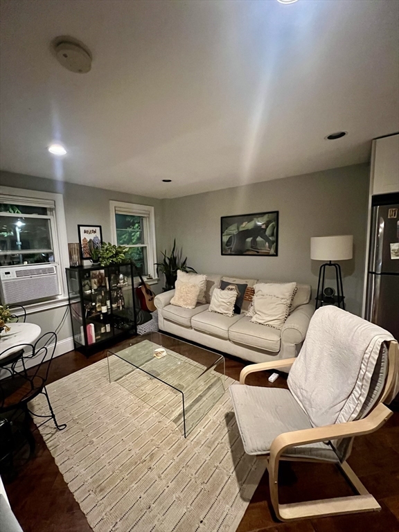 209 W 3rd St, South Boston