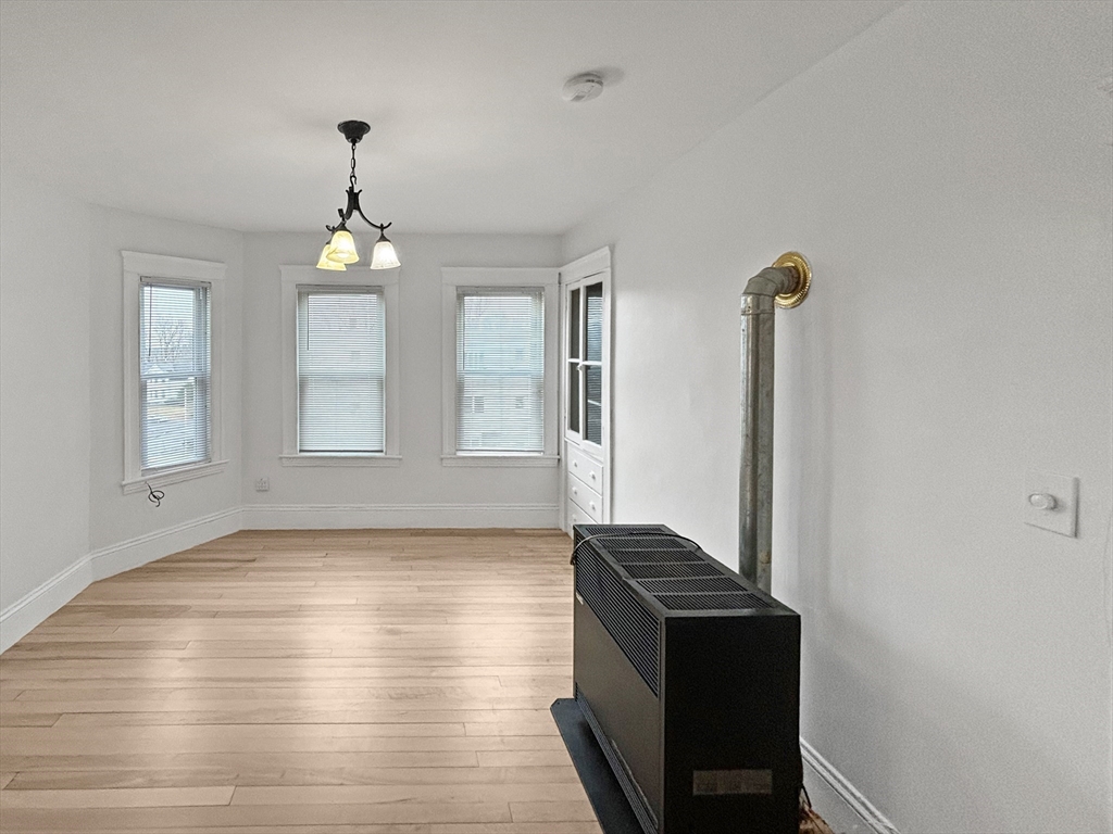 3 Henderson Ave, Worcester