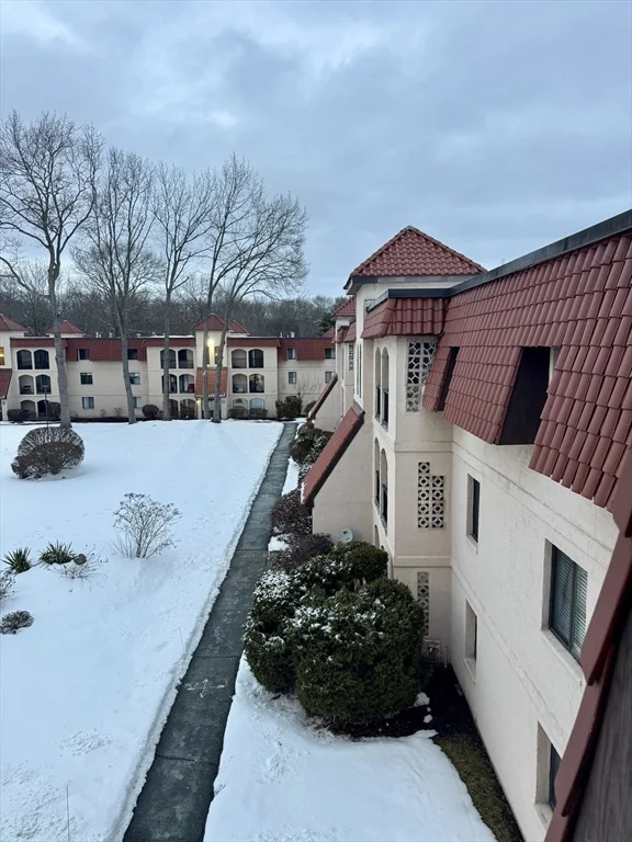 685 Oak St, Brockton