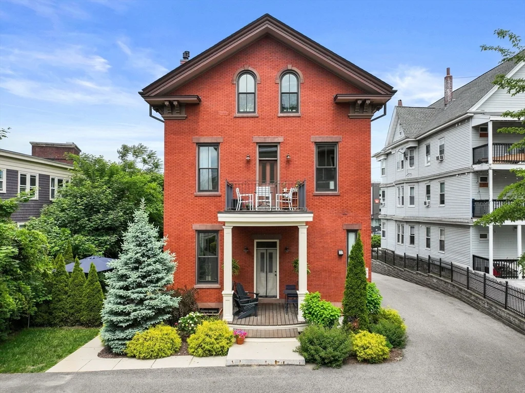 200 Amory St, Jamaica Plain