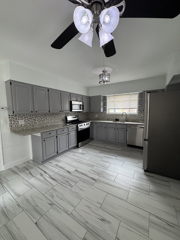 50 Hichborn St, Revere