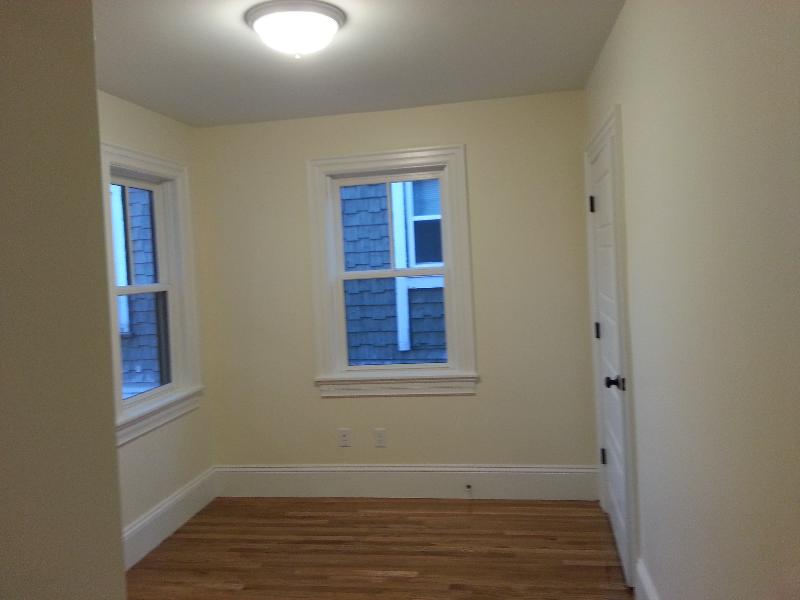 84 Linden St, Allston