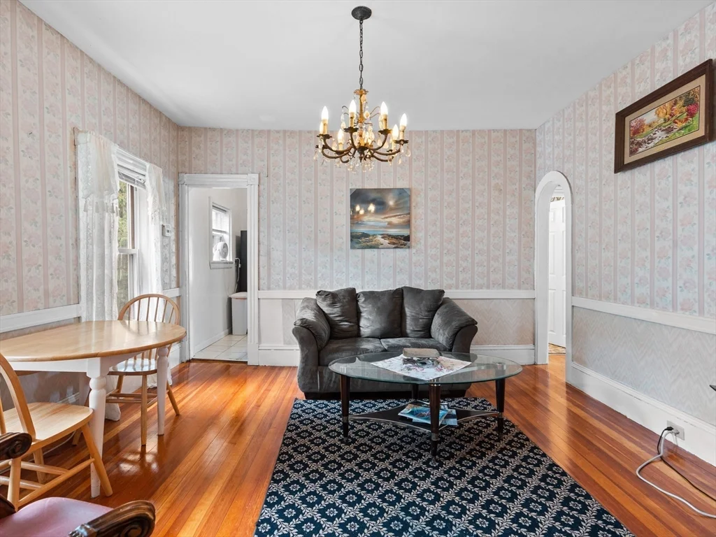124 Sheridan Ave, Medford Hillside