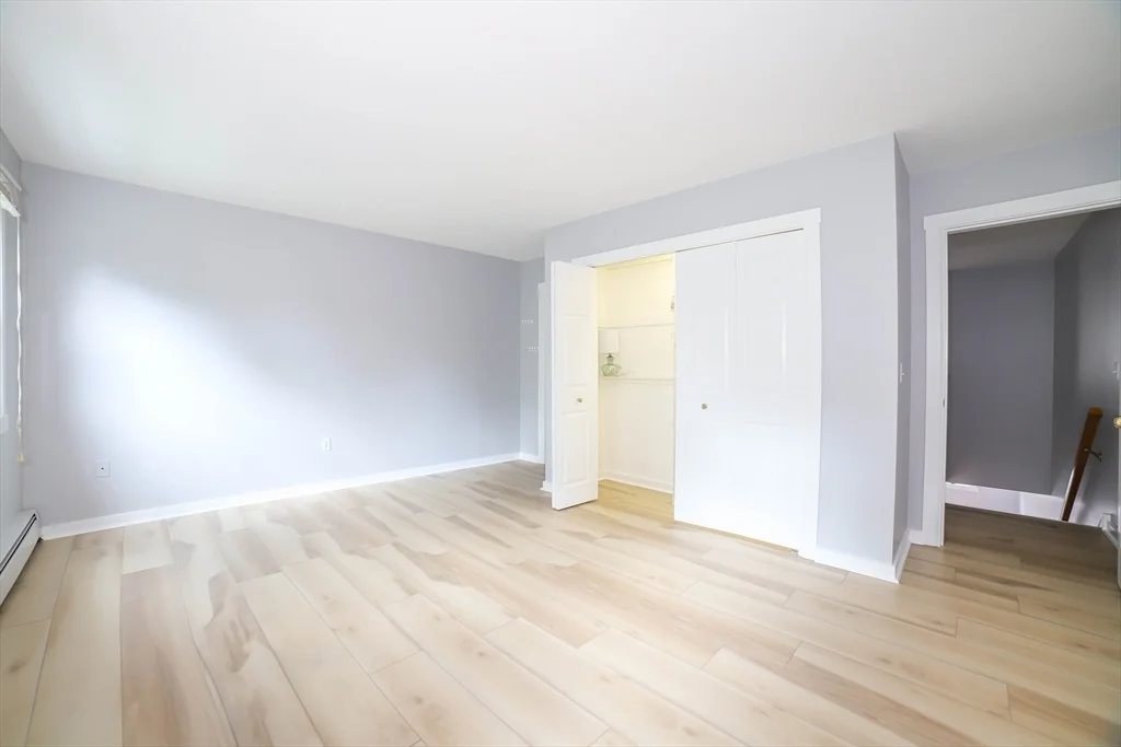 64 Camelot Dr, Tatnuck