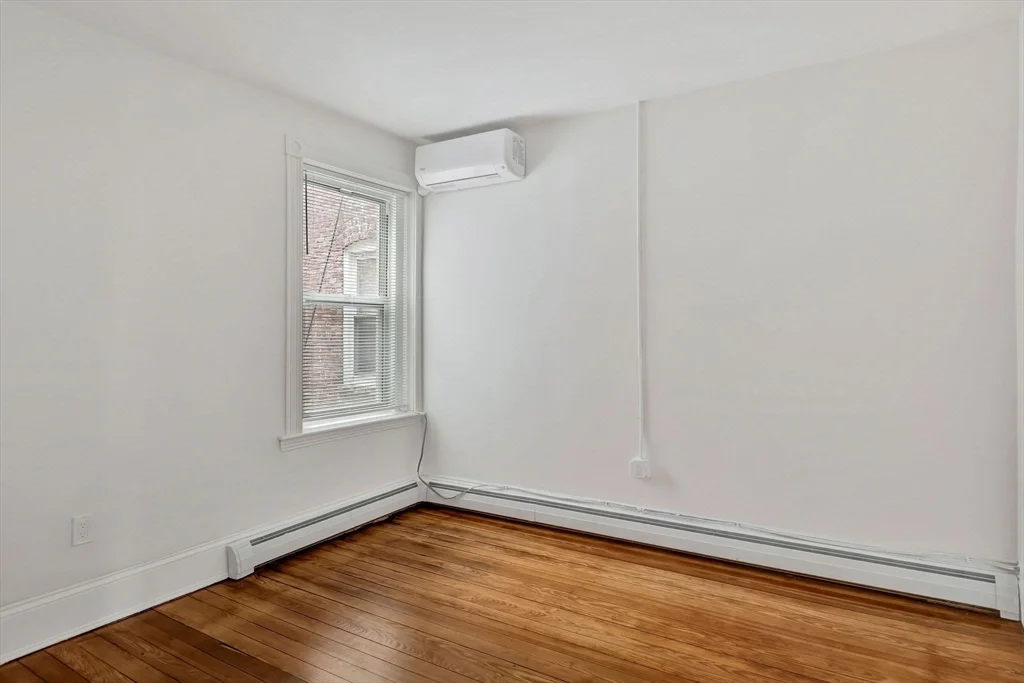 864 Huntington, Mission Hill