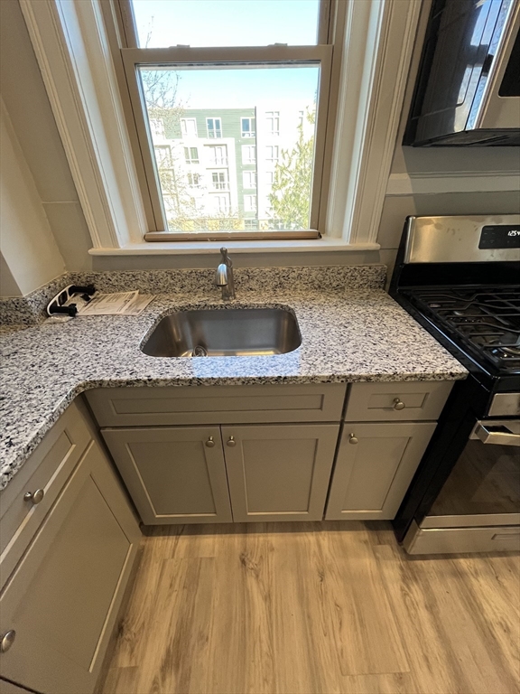 108 Bristol Rd, Medford