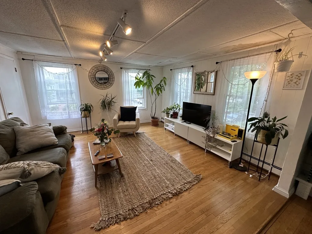 18 Tremont St, The Port