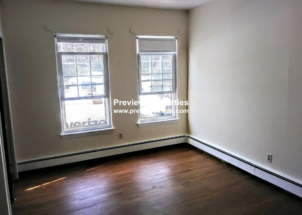 54 South Huntington Ave, Jamaica Plain