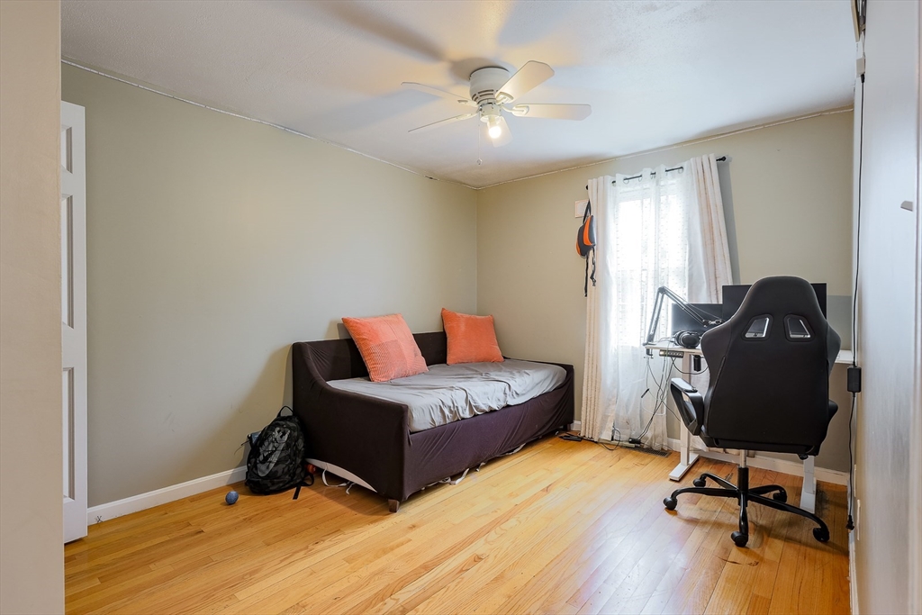 348 Osgood St, North Andover