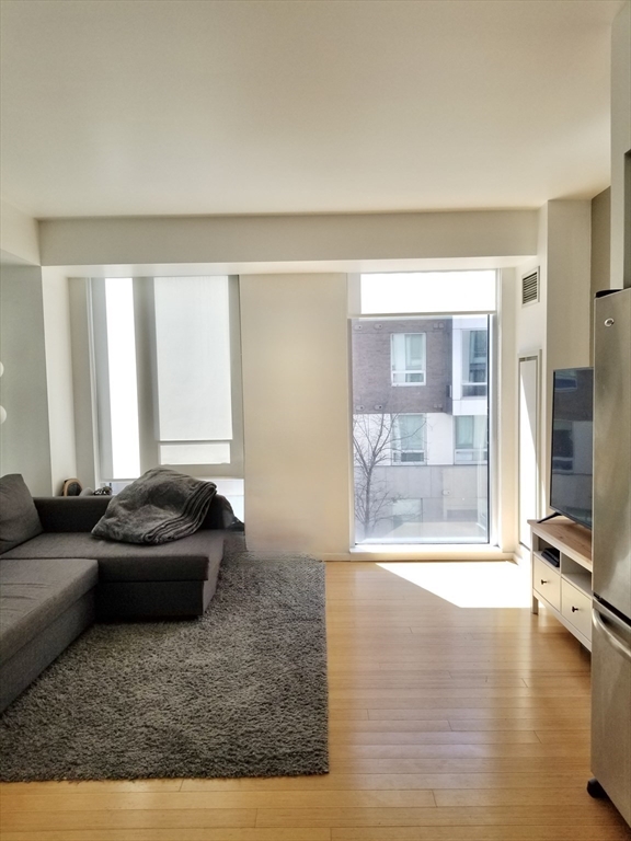 2 Earhart, East Cambridge