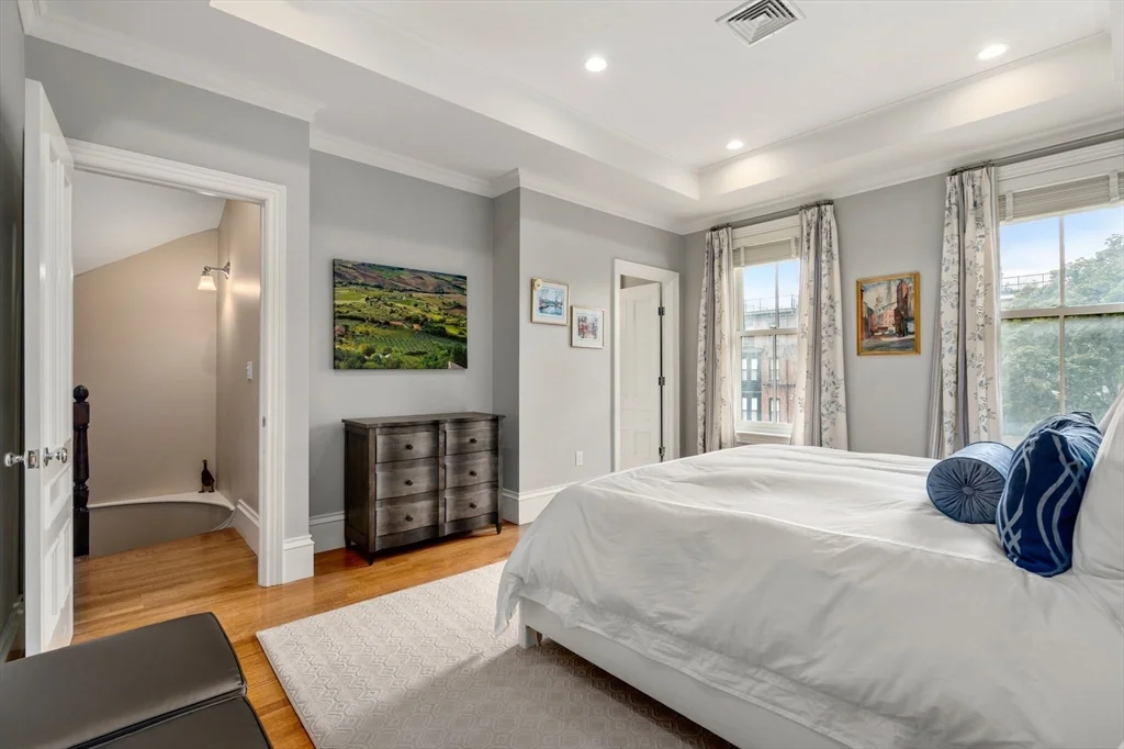 228 W Canton St, South End