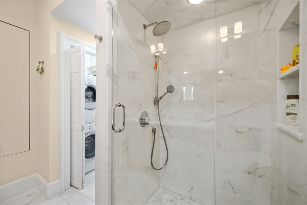 285 Clarendon St, Back Bay