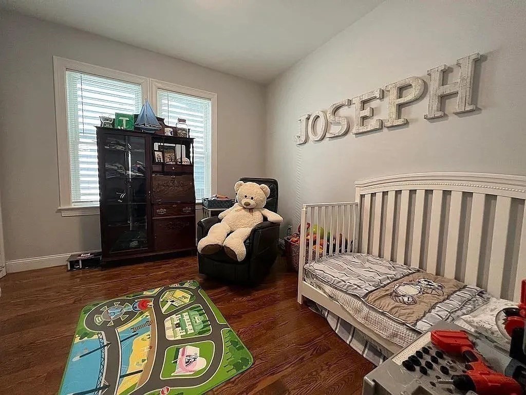 89 Wachusett, Jamaica Plain