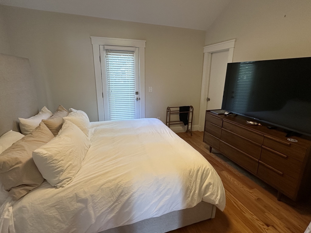 47 Wallace St, Tufts