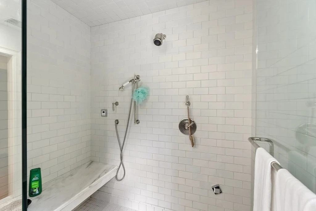 251A Old Billerica Rd, Bedford