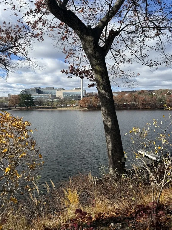 67 N Quinsigamond Ave, Shrewsbury