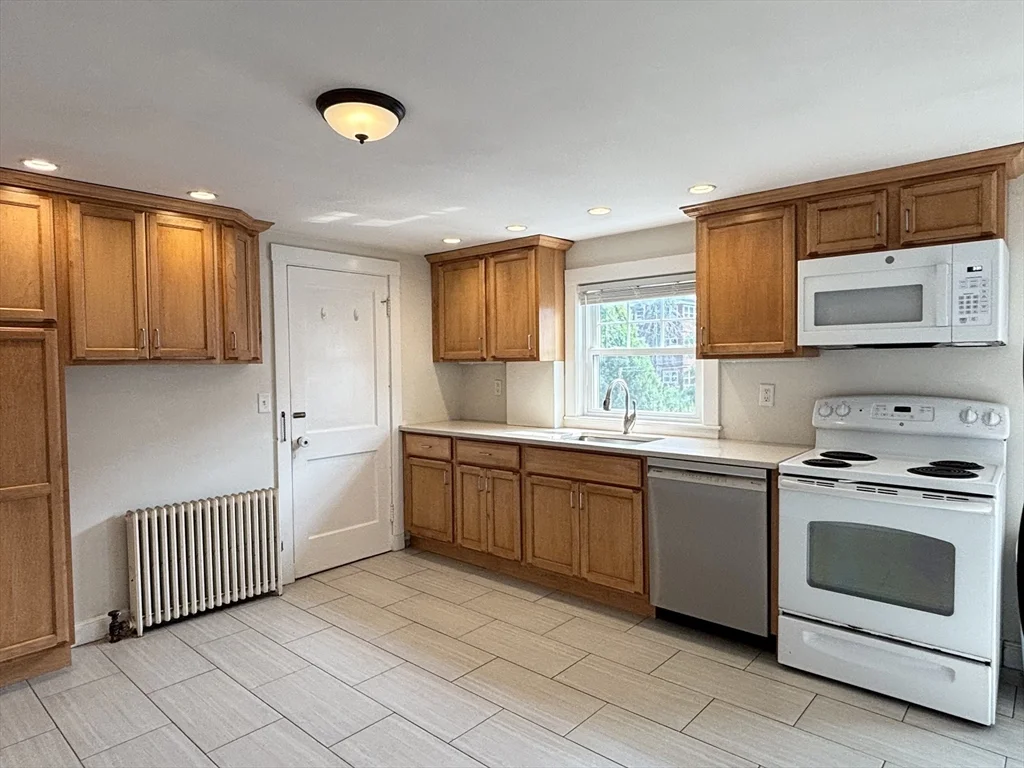 65 Davis Rd, Belmont