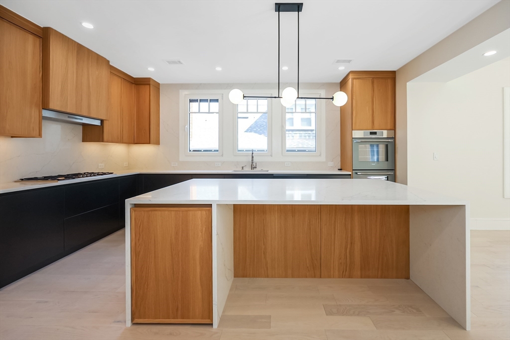 116 Columbia St, North Brookline