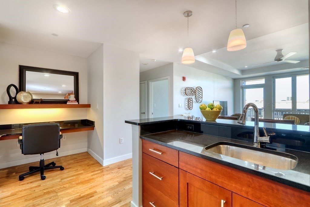 100 Station Landing, Wellington